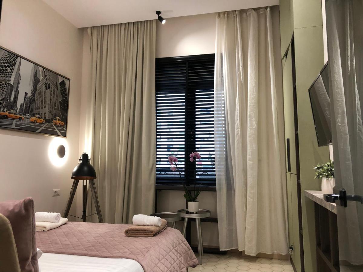 Urban Stay Tirana Deluxe Esterno foto