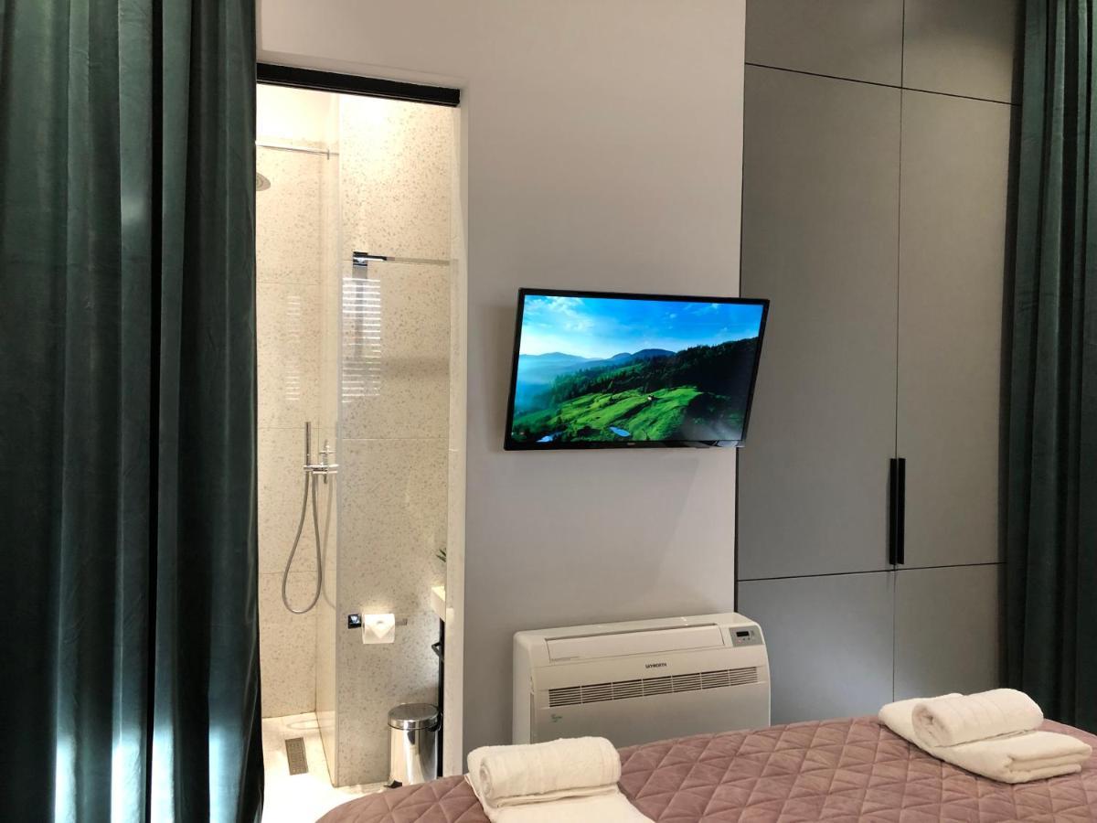 Urban Stay Tirana Deluxe Esterno foto