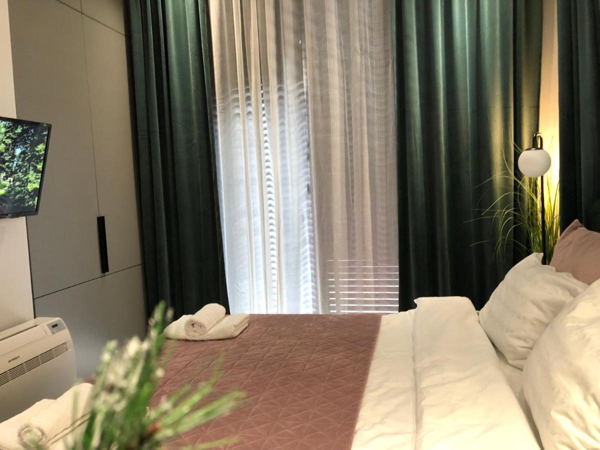 Urban Stay Tirana Deluxe Esterno foto