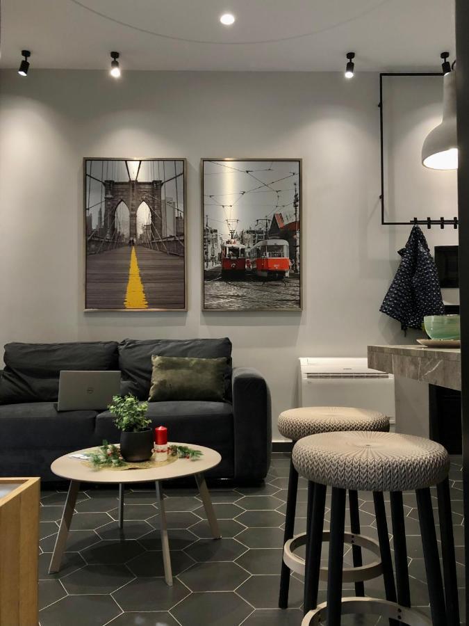 Urban Stay Tirana Deluxe Esterno foto