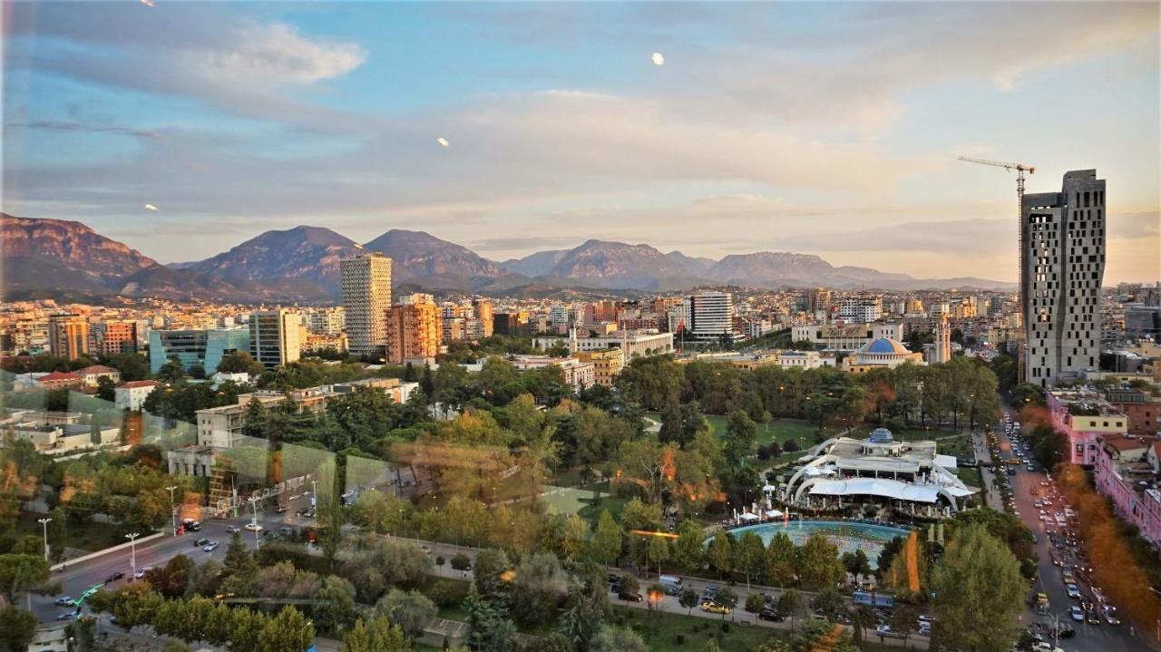 Urban Stay Tirana Deluxe Esterno foto