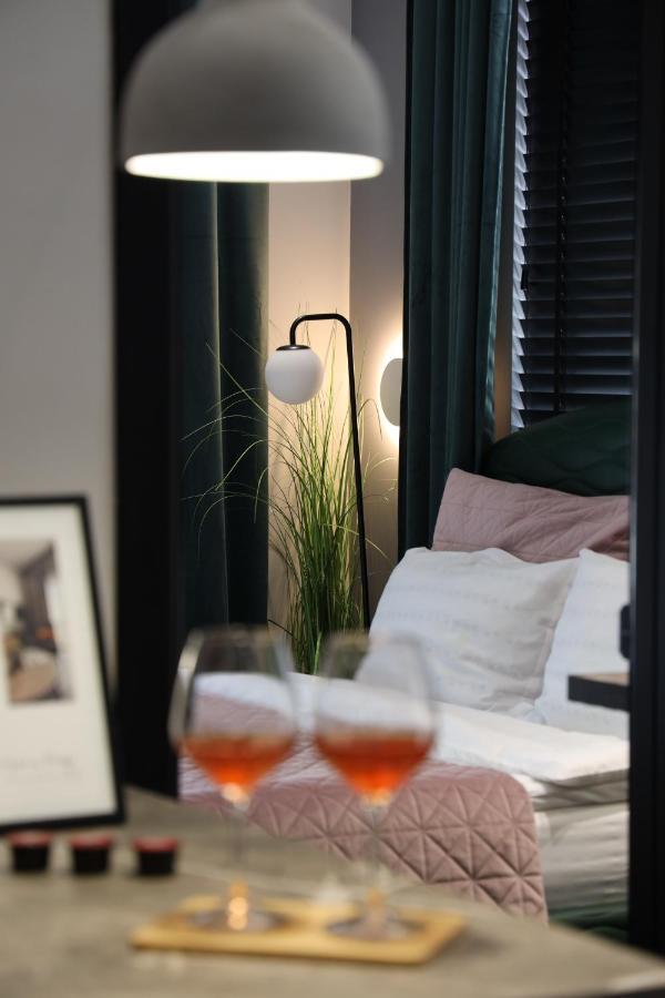 Urban Stay Tirana Deluxe Esterno foto