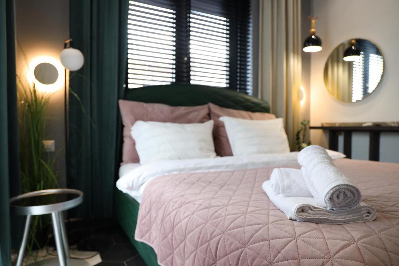 Urban Stay Tirana Deluxe Esterno foto