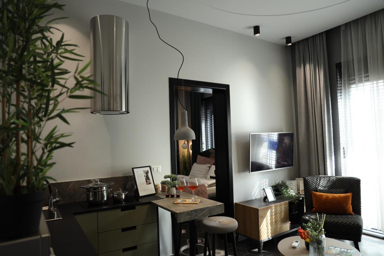 Urban Stay Tirana Deluxe Esterno foto